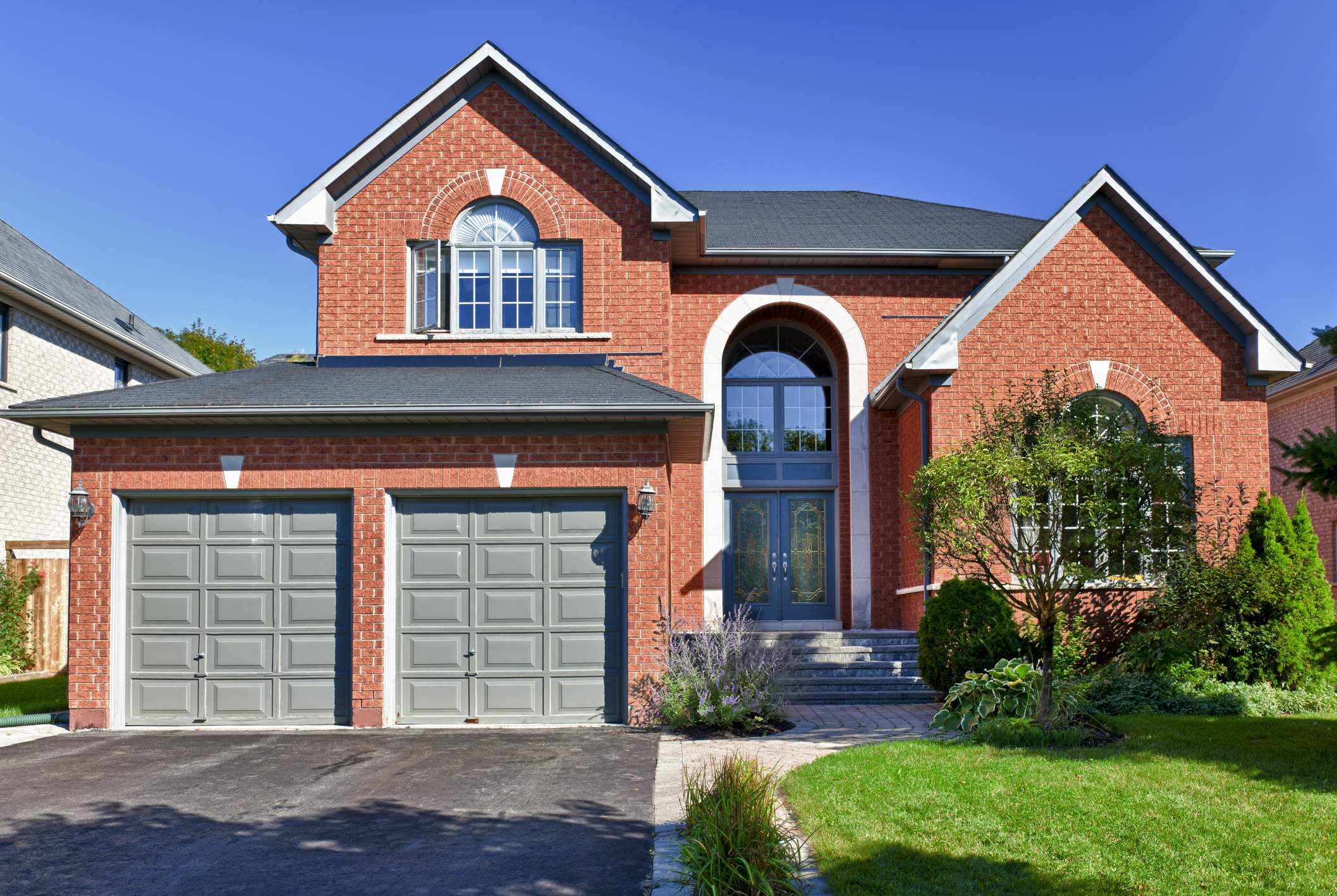painting exterior brick homes